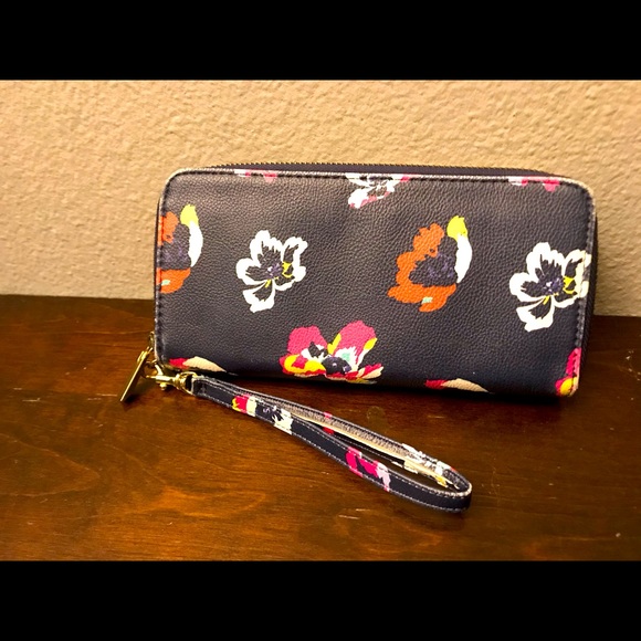 Women’s Zip Wristlet Wallet 👛